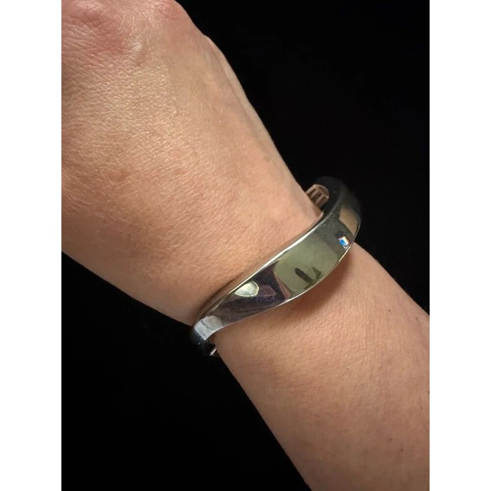 Lia Sophia Wavelength Hinged Bangle Bracelet, 2.5"